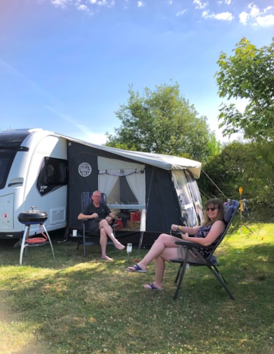 Pitch caravan - 7.50 m (water, electricity, drain, and 1 vehicle) — 5