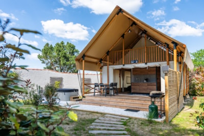 Nature Lodge - 3 Bedrooms - Spa (bed linen and towels included) — 1