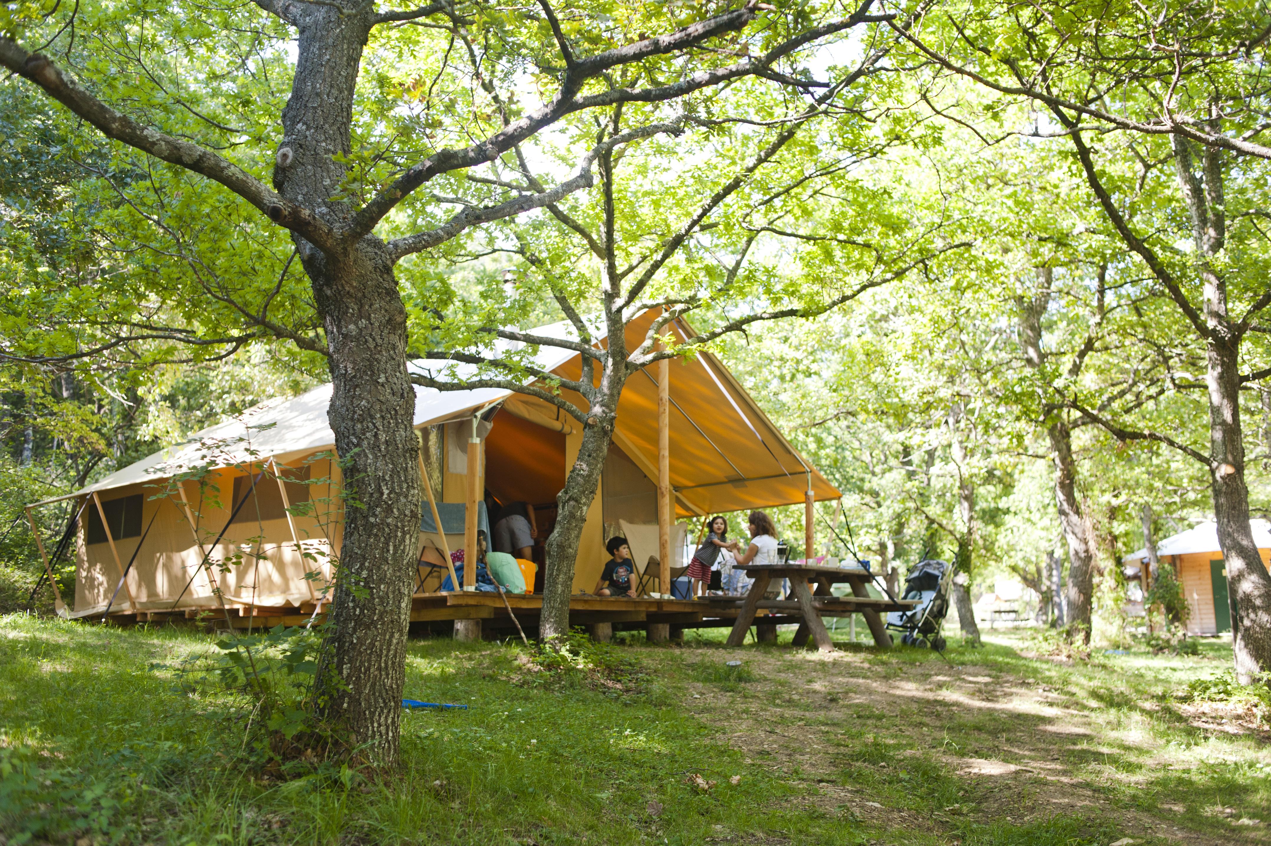 Location - Tente Trappeur - Camping Huttopia Wattwiller