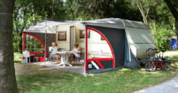 Kampeerplaats(en) - Standplaats + Voertuig + Elektriciteit 10A - Camping Europe