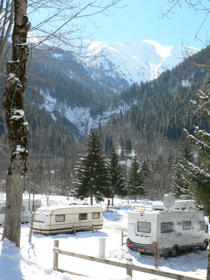 Emplacement + Tente, Caravane Ou Camping-Car