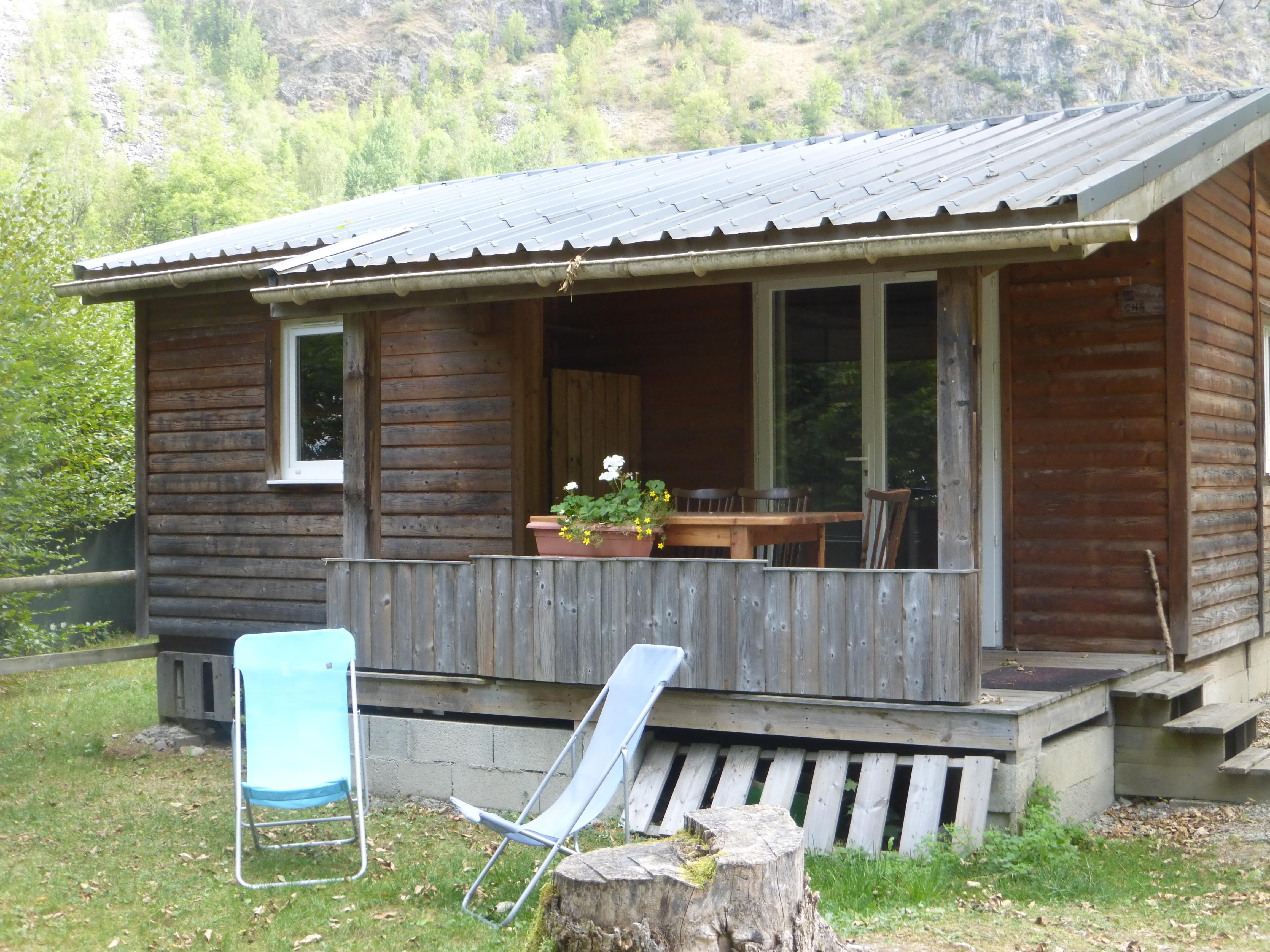 Location - Chalet Marmotte - 30M² - 2 Chambres - Camping Le Champ du Moulin
