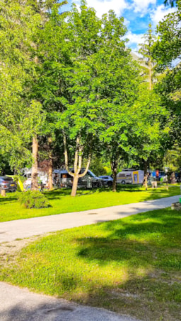 Stellplatz - Standplaats + Tent, Caravan Of Camper - Le Champ du Moulin