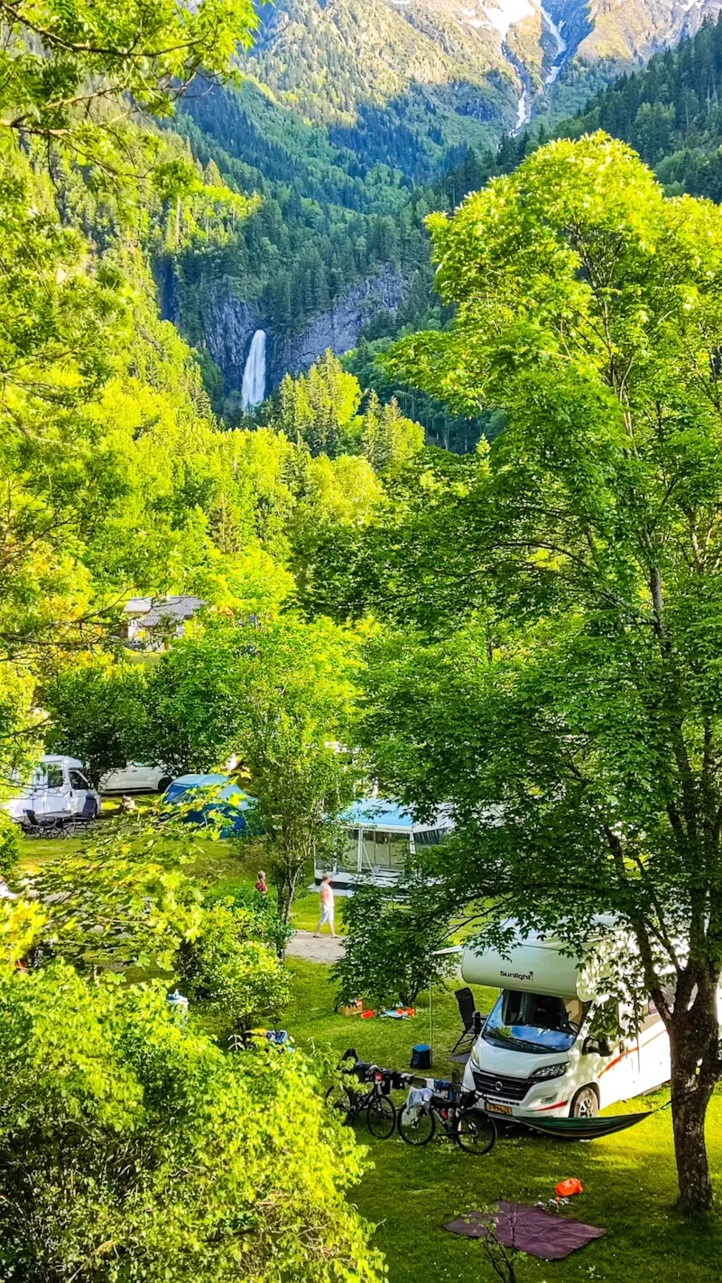 Emplacement + Tente, Caravane Ou Camping-Car