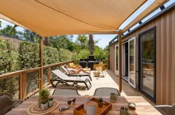 Mietunterkunft - Lodge 3 Prestige- Fußgängerzone (3 Schlafzimmer, 40 M², 2 Badezimmer) Terras, Klimaanlage, Tv - Camping La Sirène