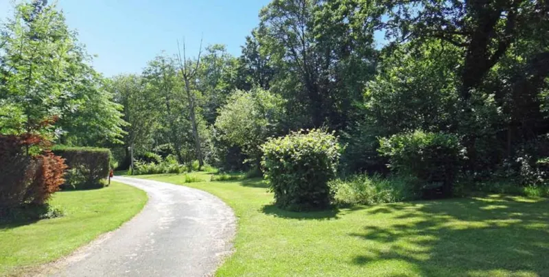 Emplacement (Taille Xxl) + Électricité 10A + Voiture