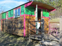 Accommodation - Bohemian Style Wooden Caravan 15M² Without Toilet - Camping naturiste Les Lauzons