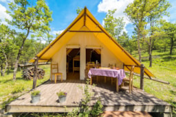 Location - Tente Lodge  20M² (2 Chambres) Dont Terrasse - Sans Sanitaires - Camping naturiste Les Lauzons