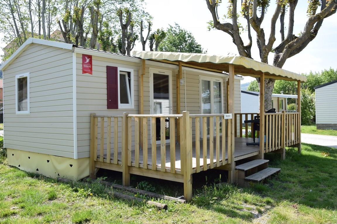 Mietunterkunft - Premium M.Home 4 Pers. 32 M2, 2 Bedrooms, Bathroom, Wc, With Big Decking And Air-Conditioning - Camping Le Rhône
