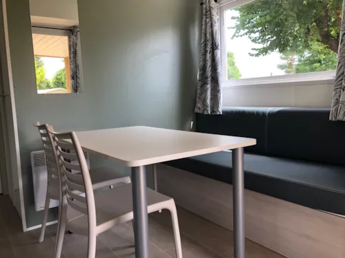 Location - Mobilhome 3/4 Pers. 29 M², 2 Chambres, Salle De Bain, Wc, Avec Terrasse Et Climatisation - image n°5 - Camping Le Rhône