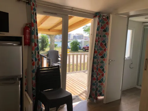 Location - Premium M.Home 6 Pers. 36 M2, 3 Chambres, Salle De Bains, Wc, Grande Terrasse, Climatisation - image n°4 - Camping Le Rhône