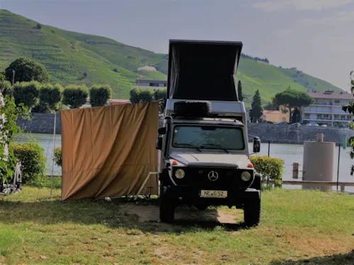 Emplacement - Emplacement Camping-Car/Caravane (Double Essieux Interdit)/Tente+Voiture - image n°10 - Camping Le Rhône