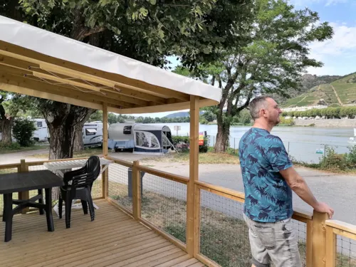 Location - Premium M.Home 4 Pers. 32M2, 2 Chambres, Salle De Bains, Wc, Grande Terrasse, Climatisation - image n°5 - Camping Le Rhône