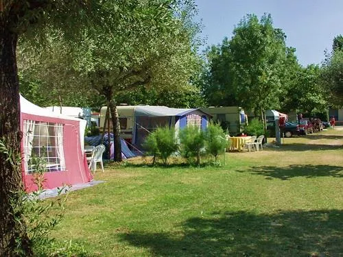 Emplacement De Camping (Hors Electricité)