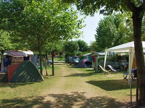 Emplacement De Camping (Hors Electricité)