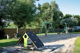 Camping Le Val Vert - image n°8 - Roulottes