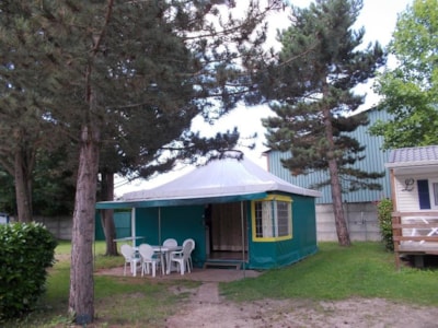 Bungalow Tent Trigano PAGAN with bathroom facilities