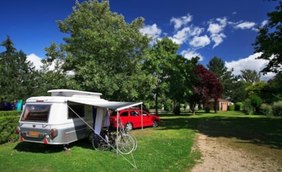 Pitch: Campervan - vehicle/caravan/folding caravan/tent ELECTRICITY NOT INCLUDED