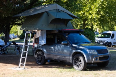 Pitch: Motorhome/vehicle + caravan/folding caravan/tent, 2 people + ELECTRICITY INCLUDED