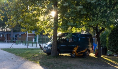 Pitch: Motorhome/vehicle + caravan/folding caravan/tent, 2 people + ELECTRICITY INCLUDED