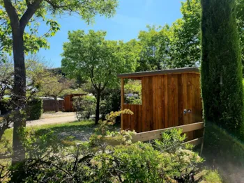 Stellplatz - Paket Private Sanitäranlagen + Plancha Und Kühlschrank Für Wohnwagenzelt Oder Wohnmobil 6 M Maximum - Camping MARIUS