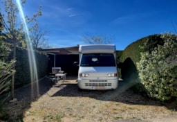Emplacement - Forfait Confort Soleil Pour Tente Ou Van 5M50 Maximum - Camping MARIUS
