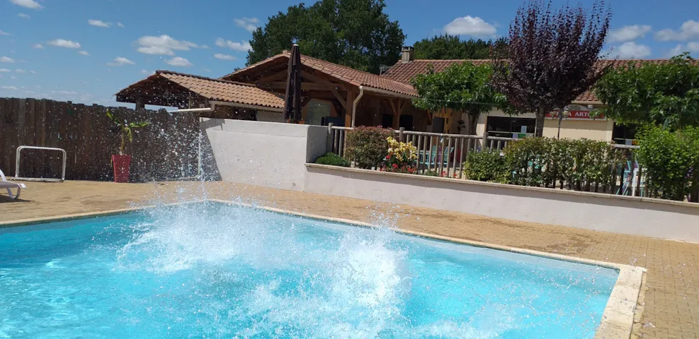 Camping AU P'TIT BONHEUR - image n°1 - Camping Direct
