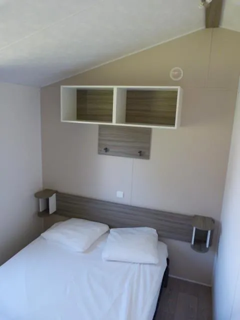 M5 M8 Mobil-Home 2 Chambres Modèle Malaga 2012 + Terrasse D'angle Couverte (2Sur Le Camping)