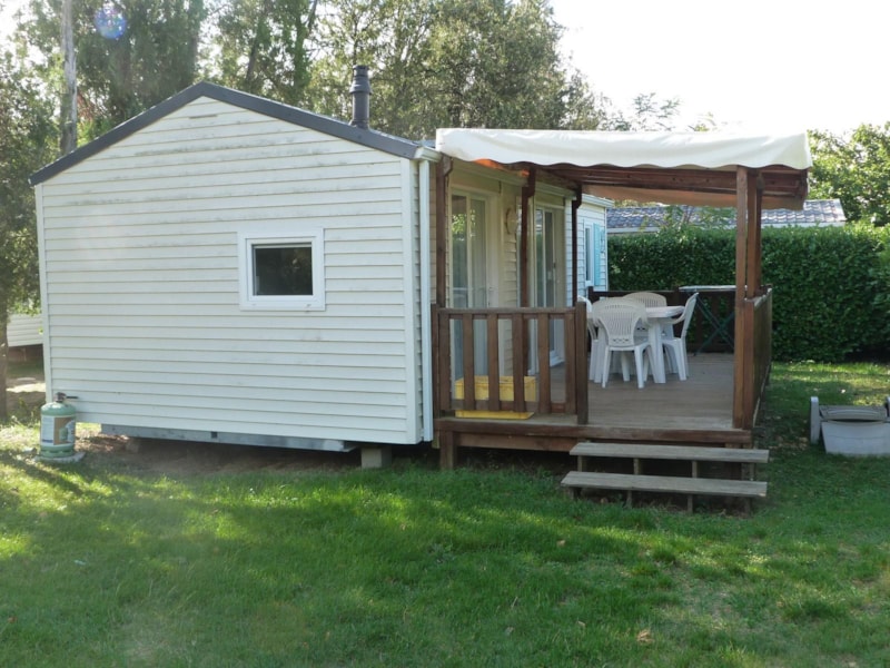 Stacaravan 2 slaapkamers 30m² + overdekt terras 14m²