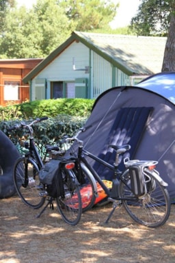 Emplacement - Forfait Randonneur À Pied Ou À Vélo Avec Tente - Camping Côté Plage