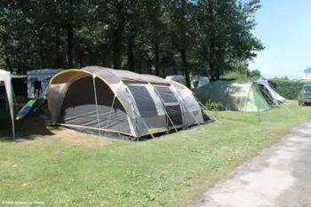 Stellplatz - Stellplatz Nature (Zelt, Wohnwagen, Wohnmobil / 1 Auto) - Camping de l'Océan