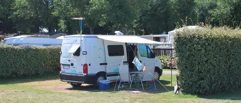 Basisprijs Comfortplaats (1 tent, caravan of camper / 1 auto / elektriciteit 12A)