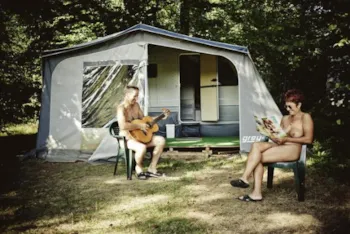 Mietunterkunft - Wohnwagen - Creuse Nature Naturisme