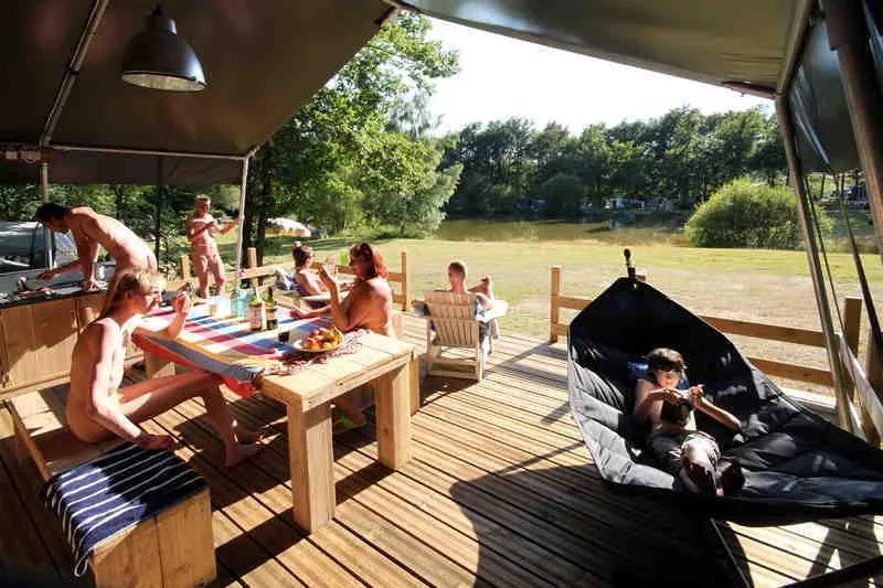 Tente Safari 65M² Avec Toilette Et Bain