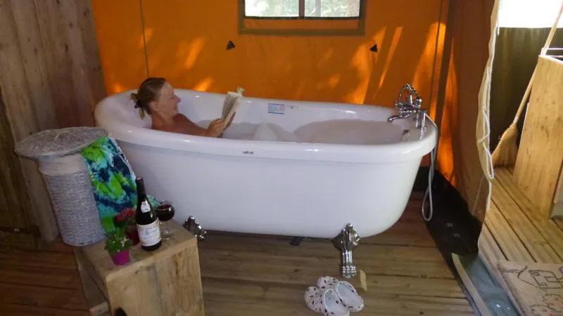 Tente Safari 65M² Avec Toilette Et Bain