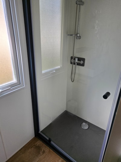 Mobile home - 20 m², restroom, patio - 1 to 2 people