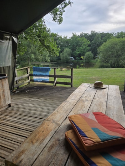 65m² Safari tent with terrace – summer kitchen – toilet and bath