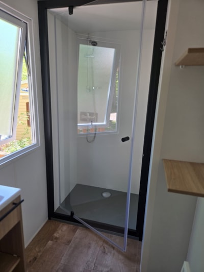 Mobilhome - 29 m², airconditioning,  WC, shower, terrace