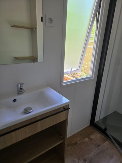 Mobilhome - 29 m², airconditioning,  WC, shower, terrace
