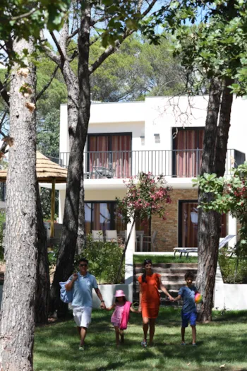 Mietunterkunft - Villa Ilot Couleur 3 Zimmer - Camping La Baume La Palmeraie