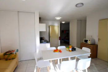 Mietunterkunft - Gasthof Bastidon 45 M² - 1 Zimmer - Behindertengerechtes - Camping La Baume La Palmeraie