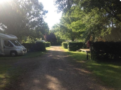 Camping pitch (trekking, cycling) with electricity, without vehicle ( <50 m2 )