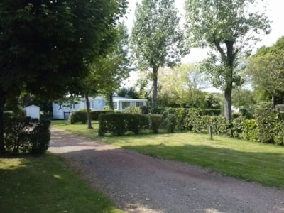 Camping pitch (trekking, cycling) with electricity, without vehicle ( <50 m2 )