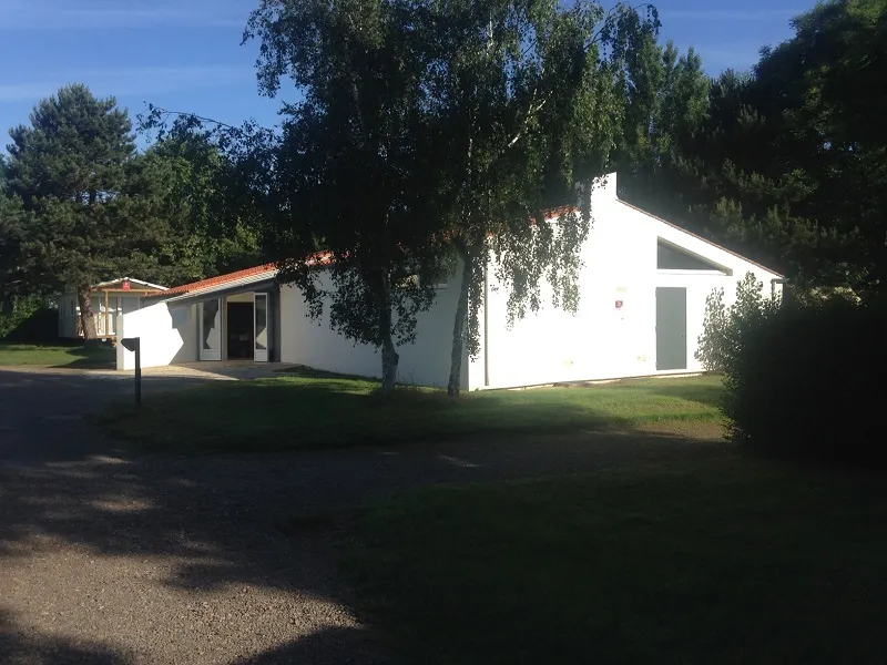 Emplacement Camping Pour Itinérants ( Rando, Cyclo) (De 30 À 50 M2) Avec Électricité, Sans Véhicule.