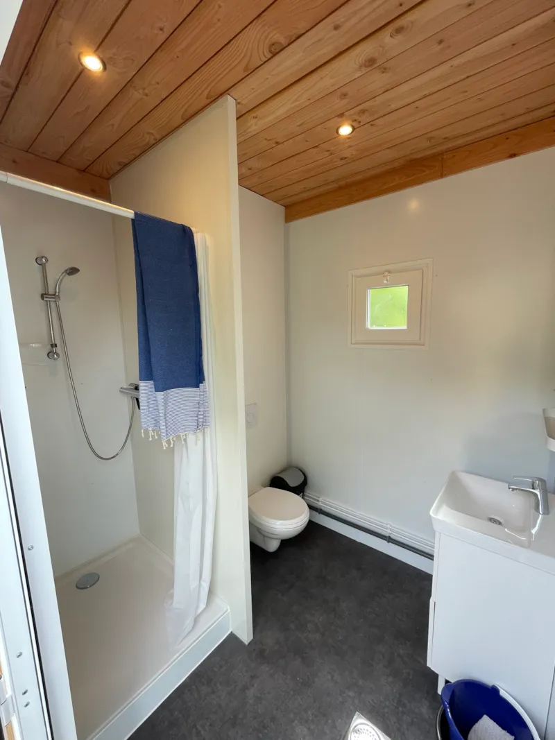 Hobbit Avec Sanitaire Individuel