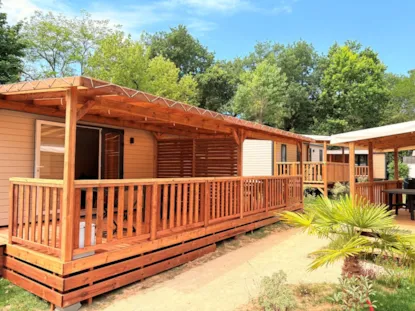 ‘Excellence’ Mobile Home  One-Bedroom Studio With Air Conditioning And Television