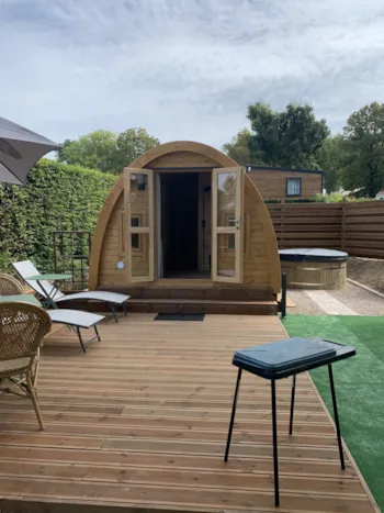 Mietunterkunft - Chalet Luxe Pod 2 Pers. 1 Ch. 1 Sdb. Jacuzzi Privatif - Domaine Les Nids du Lac