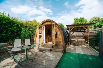 Mietunterkunft - Chalet Luxe Pod 2 Pers. 1 Ch. 1 Sdb. Jacuzzi Privatif - Domaine Les Nids du Lac