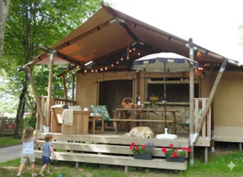 Mietunterkunft - Sunlodge Prestige Luxury Safari 5 Pers. 2 Ch. 1 Sdb. - Domaine Les Nids du Lac
