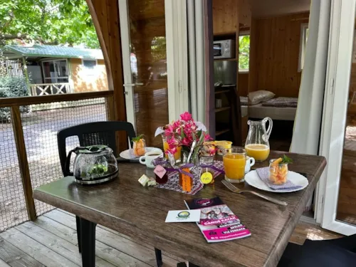 Mietunterkunft - Holzhütte Pop - Terrasse 12M² (Ohne Sanitäranlagen - Noch Wasser) Klimaanlage +Wifi - image n°6 - International Camping
